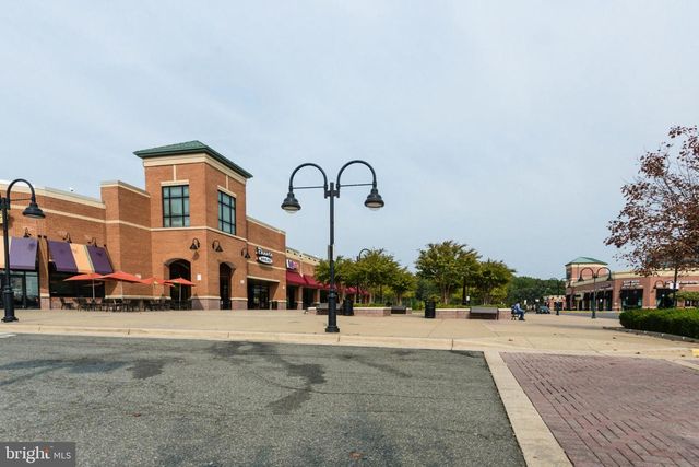 5136 BALLYCASTLE CIR, Alexandria, VA 22315
