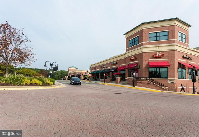 5136 BALLYCASTLE CIR, Alexandria, VA 22315