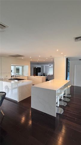 11030 SW 42nd Ct, Davie, FL 33328