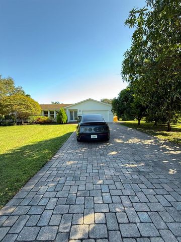 11030 SW 42nd Ct, Davie, FL 33328