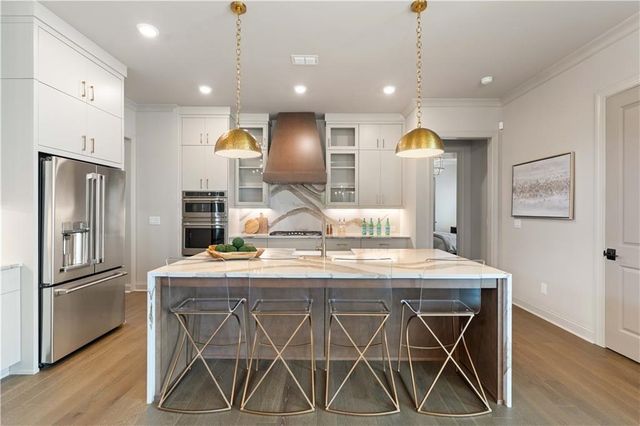 1020 Eastman Court, Hoschton, GA 30548