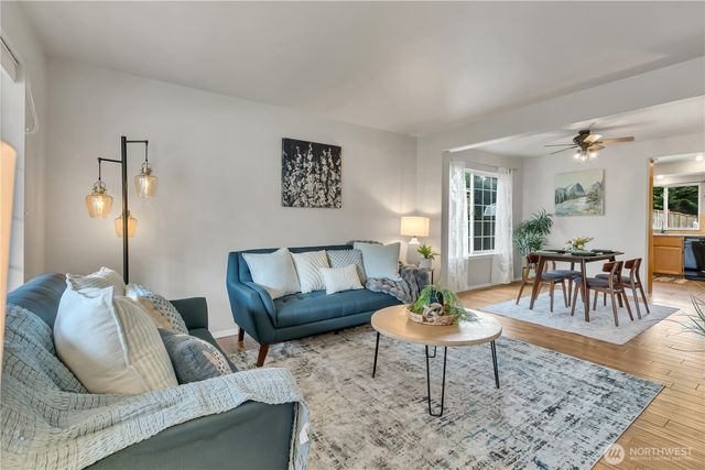 10825 211th Avenue Ct E, Bonney Lake, WA 98391