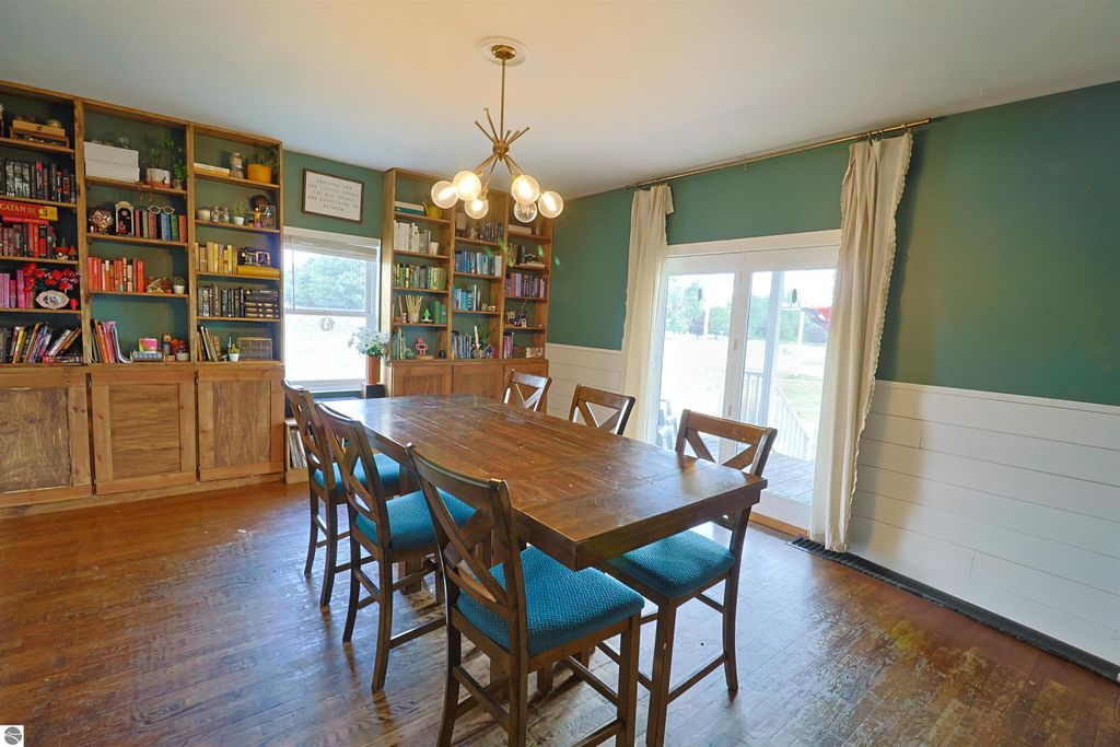 Image 10 of property listing at 364 S Chippewa Street, Shepherd, MI 48883