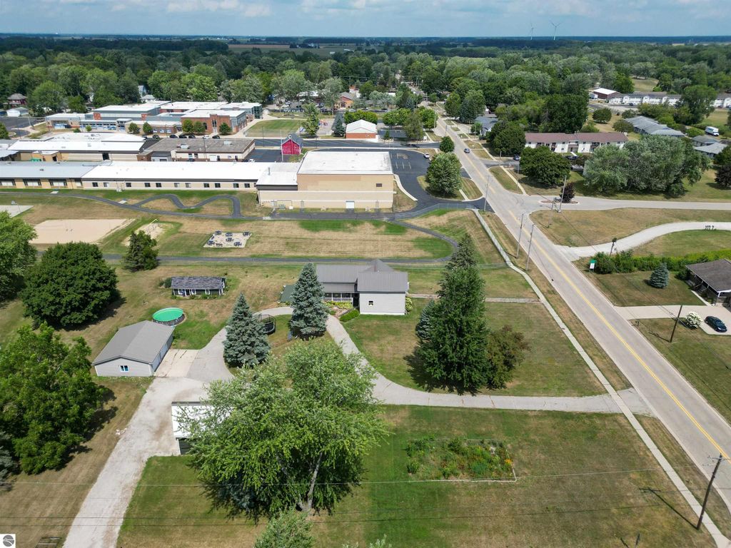 Image 24 of property listing at 364 S Chippewa Street, Shepherd, MI 48883