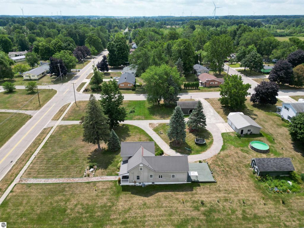 Image 25 of property listing at 364 S Chippewa Street, Shepherd, MI 48883