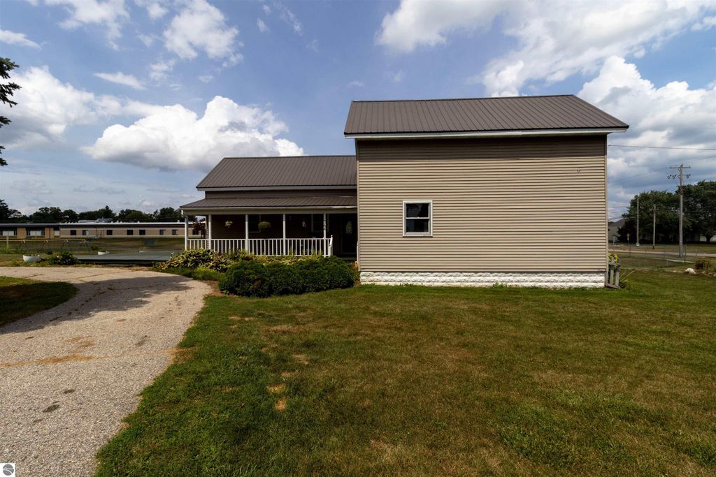 Image 26 of property listing at 364 S Chippewa Street, Shepherd, MI 48883