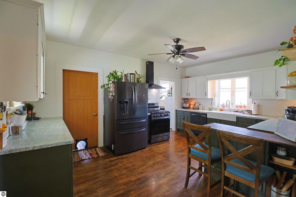 Image 6 of property listing at 364 S Chippewa Street, Shepherd, MI 48883