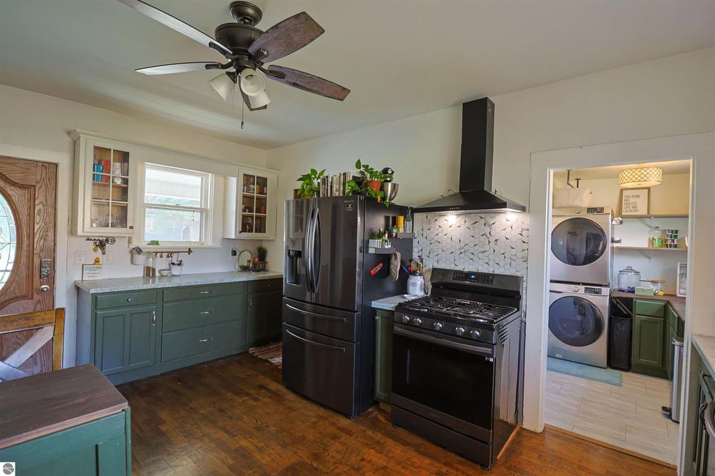 Image 7 of property listing at 364 S Chippewa Street, Shepherd, MI 48883