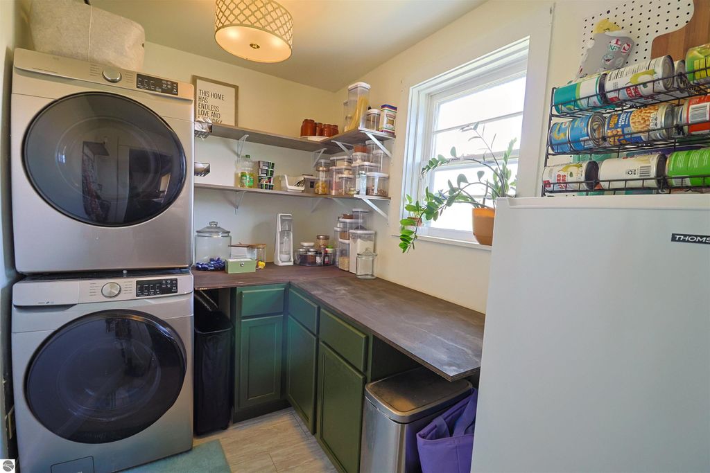 Image 9 of property listing at 364 S Chippewa Street, Shepherd, MI 48883