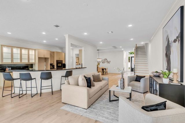 5329 Mcculloch Circle, Houston, TX 77056