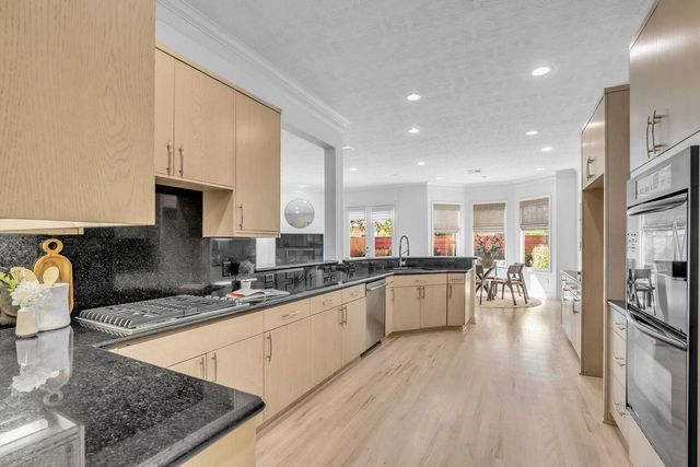 5329 Mcculloch Circle, Houston, TX 77056