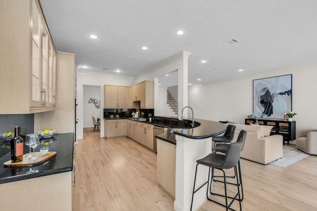 5329 Mcculloch Circle, Houston, TX 77056