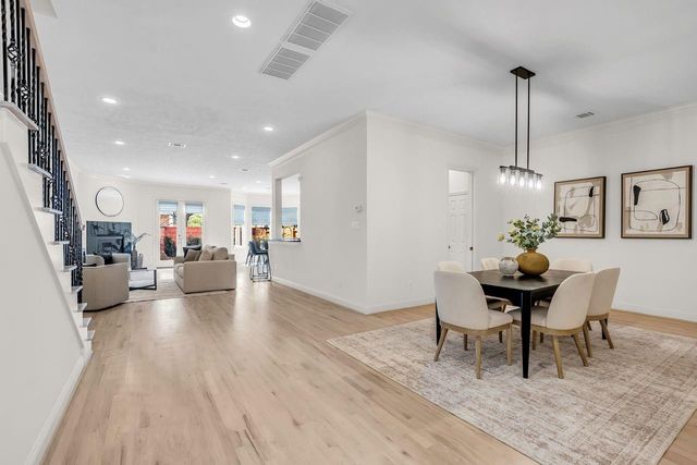 5329 Mcculloch Circle, Houston, TX 77056