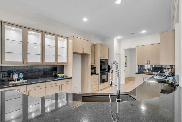 5329 Mcculloch Circle, Houston, TX 77056