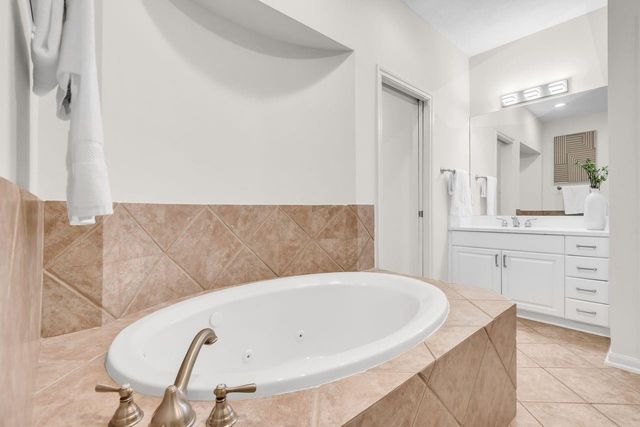 5329 Mcculloch Circle, Houston, TX 77056