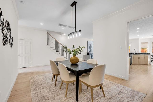 5329 Mcculloch Circle, Houston, TX 77056