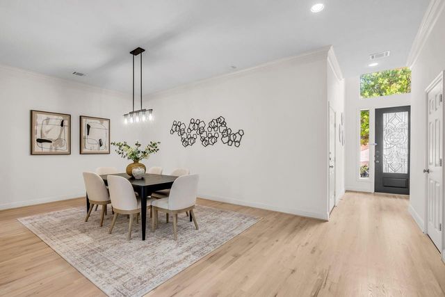 5329 Mcculloch Circle, Houston, TX 77056