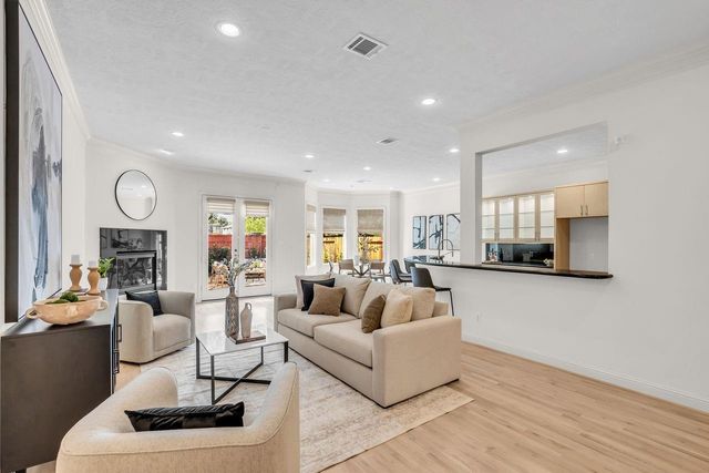 5329 Mcculloch Circle, Houston, TX 77056