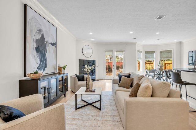 5329 Mcculloch Circle, Houston, TX 77056