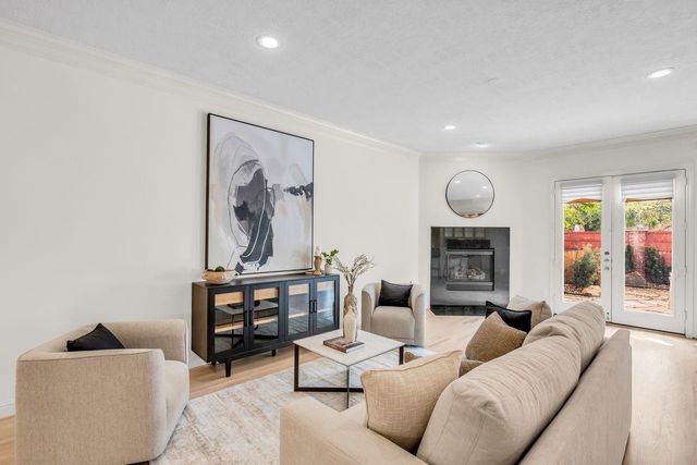 5329 Mcculloch Circle, Houston, TX 77056