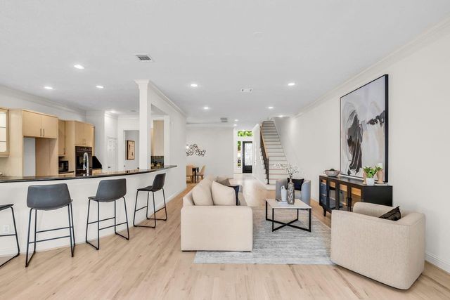 5329 Mcculloch Circle, Houston, TX 77056