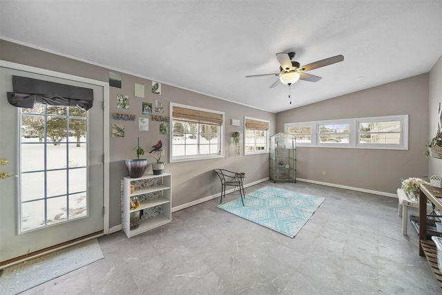 520 Meadowbrook Drive, Adrian, MI 49221