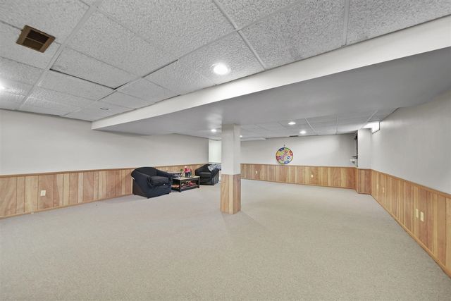 520 Meadowbrook Drive, Adrian, MI 49221