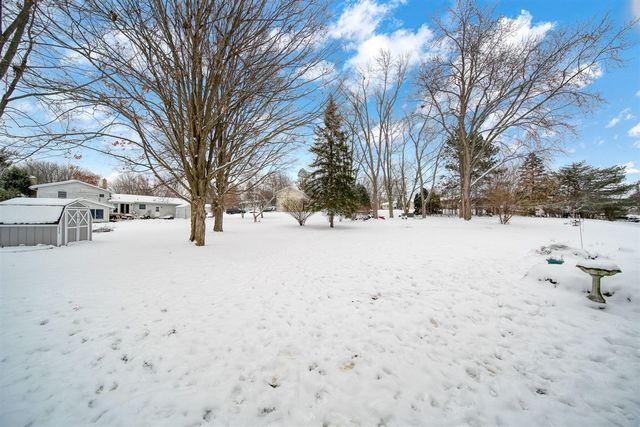 520 Meadowbrook Drive, Adrian, MI 49221