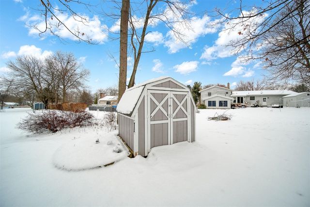 520 Meadowbrook Drive, Adrian, MI 49221