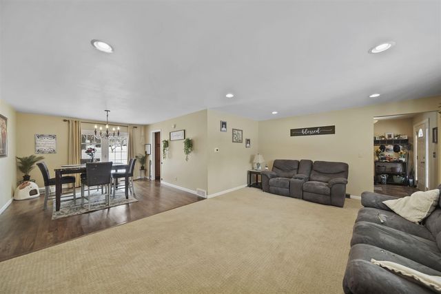 520 Meadowbrook Drive, Adrian, MI 49221