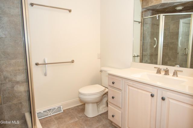 2370 Nott St E, Niskayuna, NY 12309