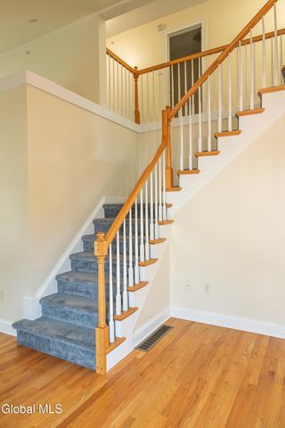 2370 Nott St E, Niskayuna, NY 12309