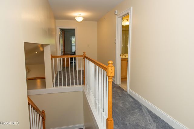 2370 Nott St E, Niskayuna, NY 12309