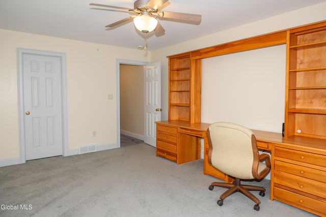 2370 Nott St E, Niskayuna, NY 12309