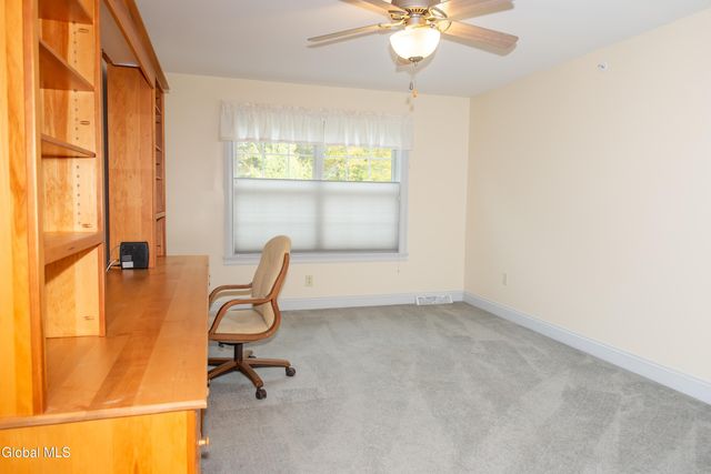 2370 Nott St E, Niskayuna, NY 12309