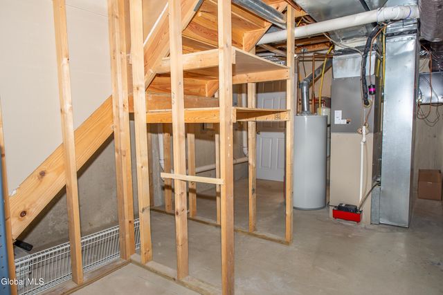 2370 Nott St E, Niskayuna, NY 12309