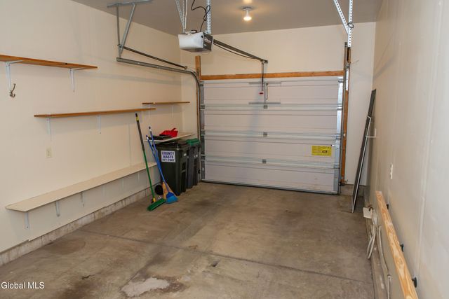 2370 Nott St E, Niskayuna, NY 12309