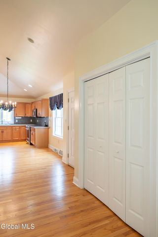 2370 Nott St E, Niskayuna, NY 12309