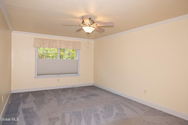 2370 Nott St E, Niskayuna, NY 12309