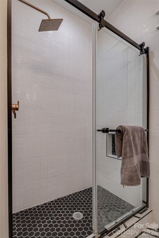 1516 Princess Place, Charlotte, NC 28208