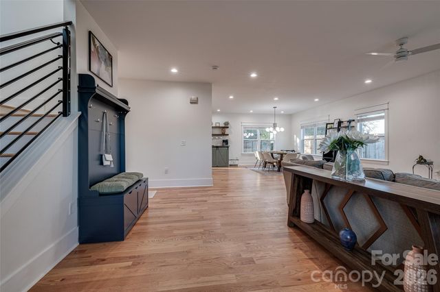 1516 Princess Place, Charlotte, NC 28208