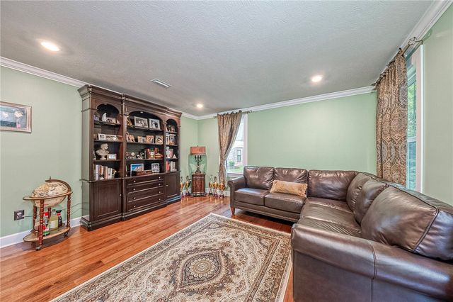 180 Laurel Place Ln, Upper St Clair, PA 15241