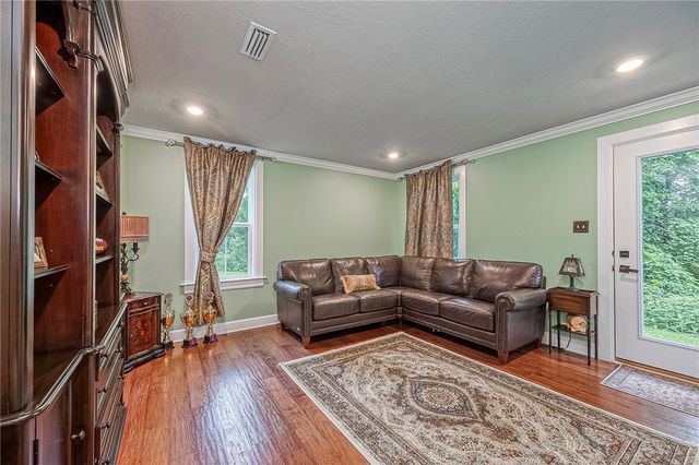 180 Laurel Place Ln, Upper St Clair, PA 15241