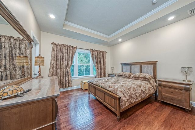 180 Laurel Place Ln, Upper St Clair, PA 15241