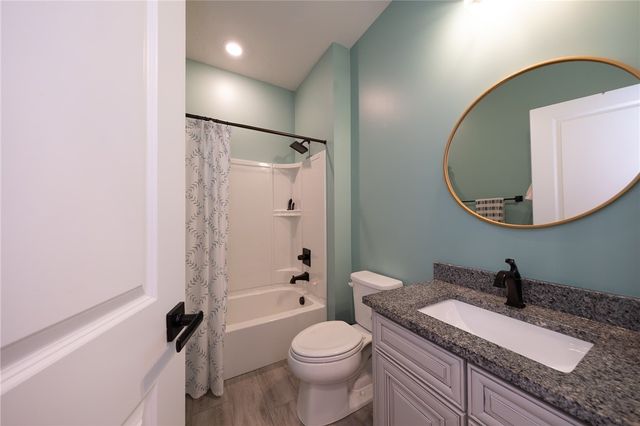 180 Laurel Place Ln, Upper St Clair, PA 15241
