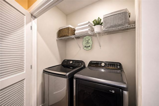 180 Laurel Place Ln, Upper St Clair, PA 15241