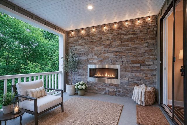180 Laurel Place Ln, Upper St Clair, PA 15241
