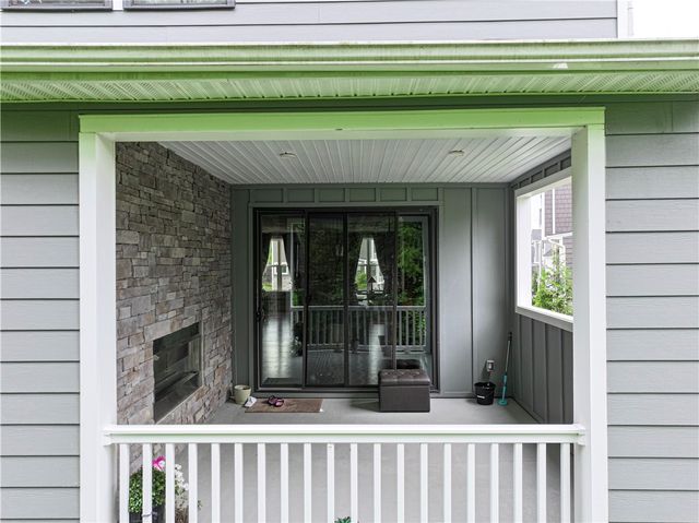 180 Laurel Place Ln, Upper St Clair, PA 15241