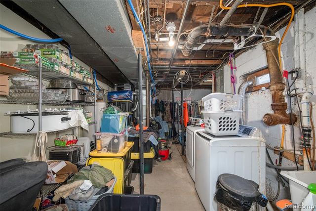 840 W Rose Center Road, Holly, MI 48442