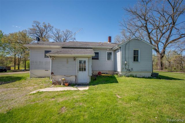 840 W Rose Center Road, Holly, MI 48442